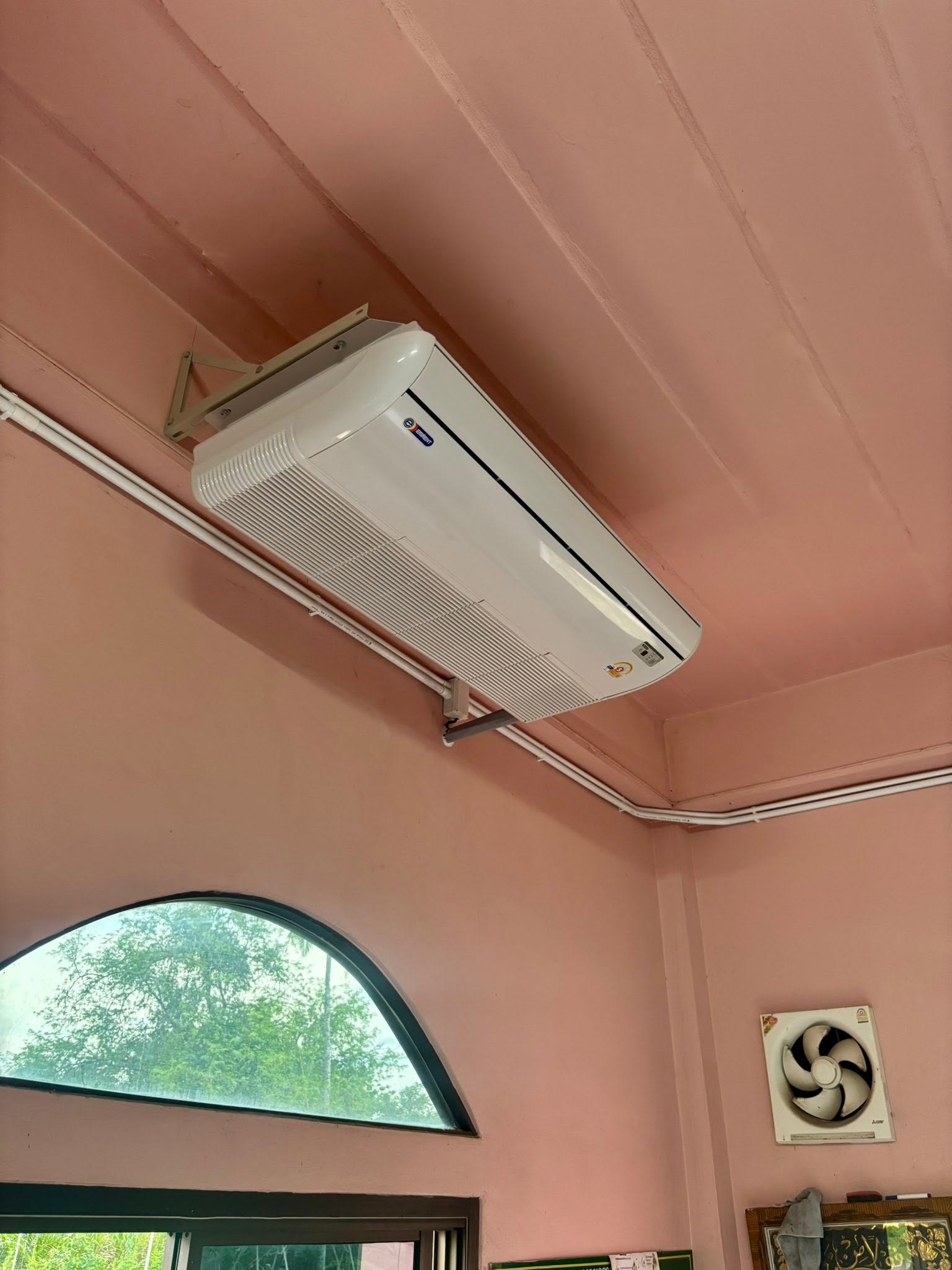 แอร์แขวนใต้ฝ้า (Ceiling Suspended) 25,000 BTU